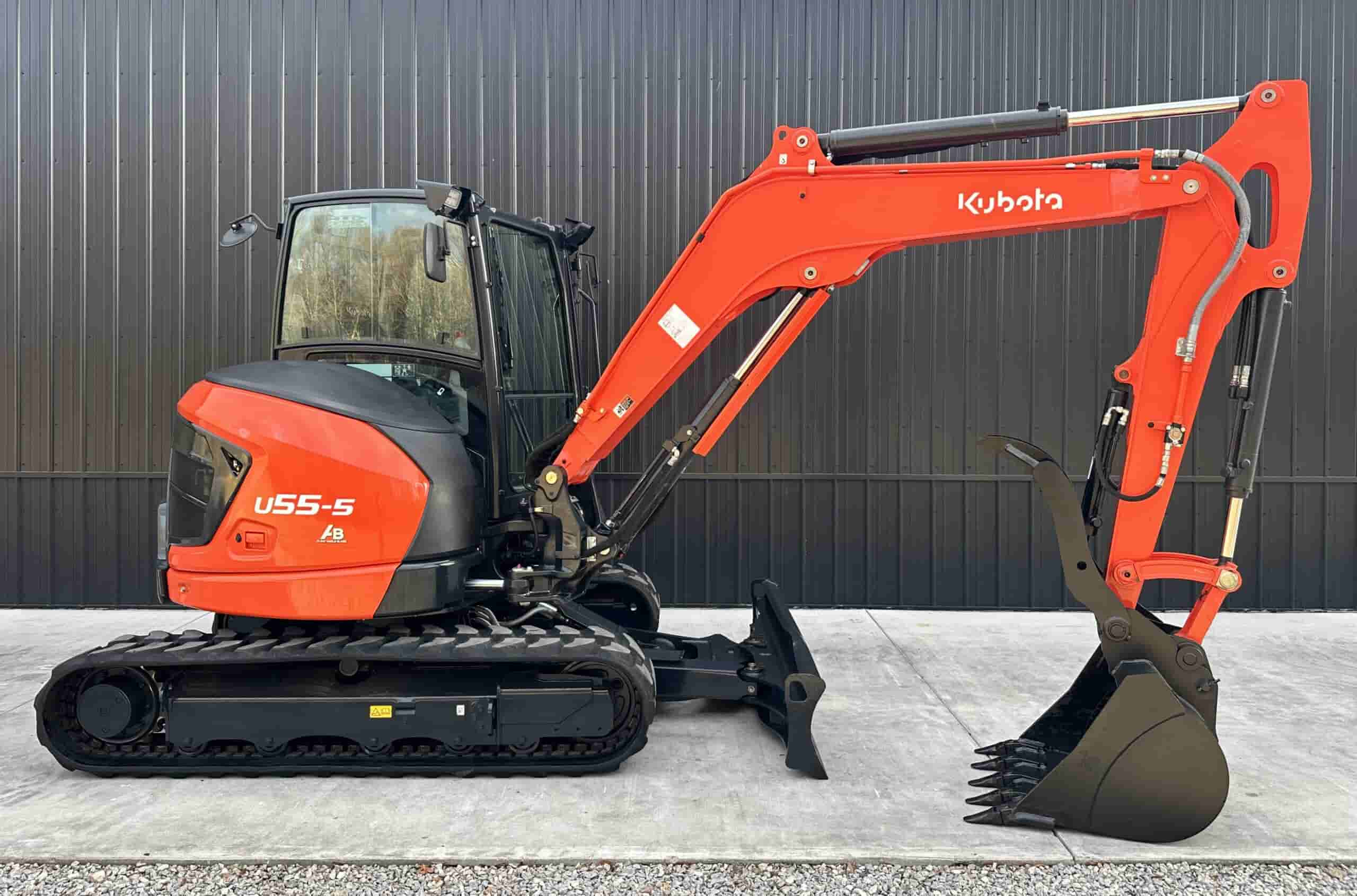 2022 KUBOTA U55-5
